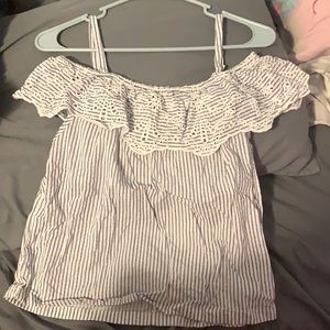 I’m selling this because I’m cleaning out my closet ive only wore it once